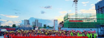清积水灭蚊虫，筑牢工地安全防线丨聚源建设集团开展防蚊灭蚊消杀行动